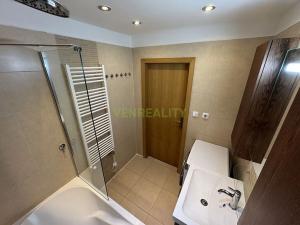Pronájem bytu 3+kk, Praha - Hrdlořezy, Hrdlořezská, 74 m2
