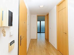 Pronájem bytu 2+1, Praha - Břevnov, Šermířská, 58 m2
