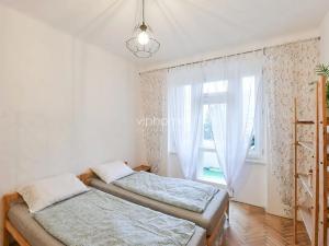 Pronájem bytu 2+kk, Praha - Vršovice, 28. pluku, 53 m2