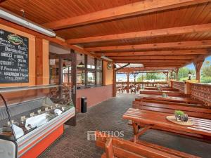Prodej restaurace, Pasohlávky, 80 m2