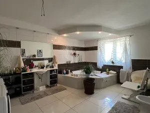 Prodej rodinného domu, Pila, 150 m2