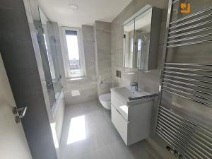 Pronájem bytu 2+kk, Praha - Třebonice, U Radosti, 51 m2