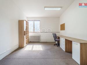 Prodej výrobních prostor, Karlovy Vary - Doubí, Studentská, 1923 m2
