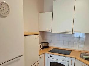 Pronájem bytu 2+kk, Praha - Kamýk, Machuldova, 45 m2