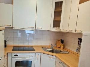Pronájem bytu 2+kk, Praha - Kamýk, Machuldova, 45 m2
