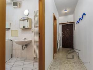 Prodej bytu 2+kk, Praha - Hlubočepy, Högerova, 48 m2