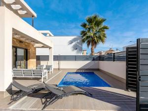 Prodej vily, Torrevieja, Španělsko, 89 m2