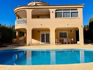 Prodej vily, Torrevieja, Španělsko, 275 m2