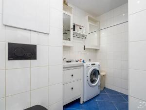Pronájem bytu 2+kk, Praha - Bohnice, Poznaňská, 55 m2