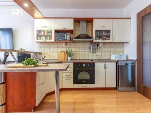Prodej bytu 3+kk, Kolín, Chelčického, 75 m2