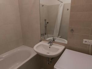 Pronájem bytu 2+kk, Praha - Smíchov, Štefánikova, 55 m2