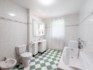 Prodej rodinného domu, Bratronice - Dolní Bezděkov, V Uličce, 100 m2