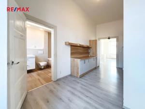 Pronájem bytu 3+1, Praha - Smíchov, Nádražní, 84 m2