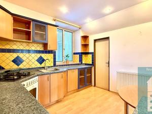 Prodej bytu 2+1, Holešov, nám. Svobody, 69 m2
