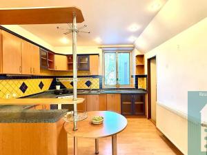 Prodej bytu 2+1, Holešov, nám. Svobody, 69 m2
