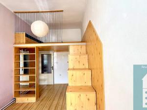 Prodej bytu 2+1, Holešov, nám. Svobody, 69 m2