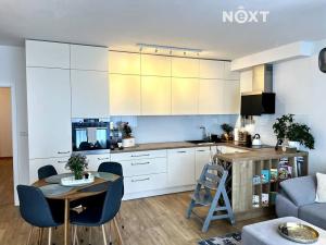 Pronájem bytu 3+kk, České Budějovice, Husova tř., 71 m2