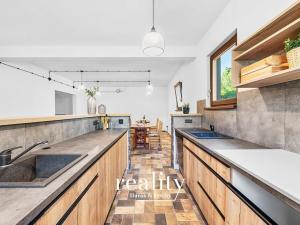 Prodej apartmánu, Perná, 205 m2