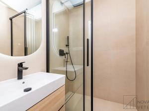 Prodej bytu 2+kk, Praha - Černý Most, Vybíralova, 47 m2