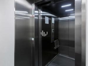 Pronájem kanceláře, Praha - Karlín, Sokolovská, 289 m2
