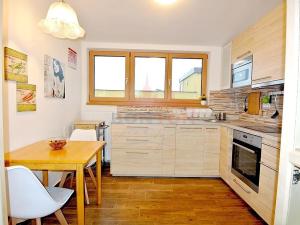 Pronájem bytu 2+1, Praha - Šeberov, 56 m2