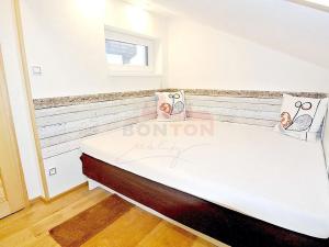 Pronájem bytu 2+1, Praha - Šeberov, 56 m2