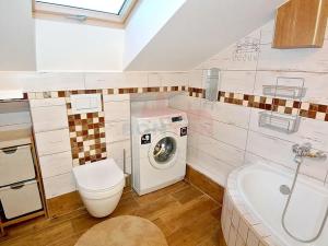 Pronájem bytu 2+1, Praha - Šeberov, 56 m2