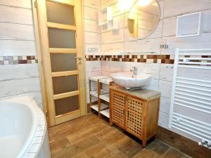 Pronájem bytu 2+1, Praha - Šeberov, 56 m2