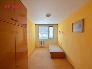 Pronájem bytu 3+1, Praha - Libuš, V rohu, 73 m2