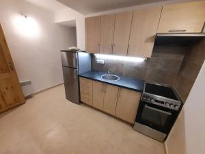 Pronájem bytu 1+1, Praha - Smíchov, Mošnova, 35 m2