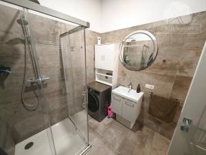 Prodej bytu 2+kk, Praha - Smíchov, Kmochova, 53 m2