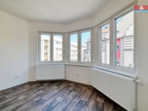 Prodej bytu 4+1, Cheb, Májová, 121 m2