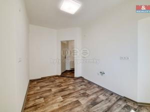Prodej bytu 4+1, Cheb, Májová, 121 m2
