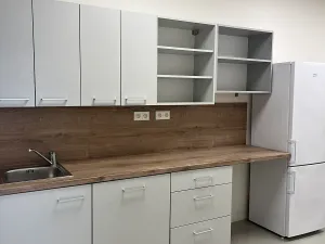 Pronájem kanceláře, Praha - Holešovice, Jankovcova, 151 m2