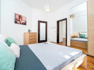 Prodej bytu 2+kk, Praha - Nové Město, Navrátilova, 48 m2