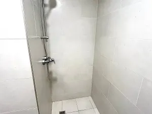 Pronájem bytu 1+kk, Praha - Hloubětín, Poděbradská, 26 m2
