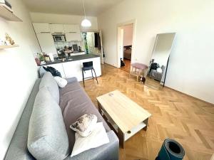Pronájem bytu 2+kk, Praha - Libeň, Střížkovská, 48 m2
