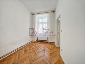 Pronájem bytu 2+1, Jindřichův Hradec, nám. Míru, 50 m2