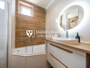 Prodej bytu 3+kk, Miroslav, Husova, 64 m2