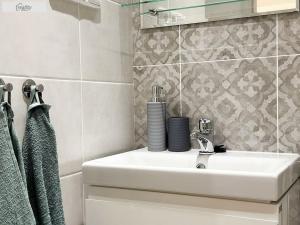 Pronájem bytu 2+kk, Praha - Stodůlky, U jezera, 42 m2