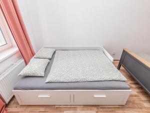 Pronájem činžovního domu, Praha - Karlín, 360 m2