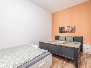 Pronájem činžovního domu, Praha - Karlín, 360 m2