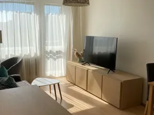 Pronájem bytu 2+kk, Praha - Kobylisy, Famfulíkova, 44 m2