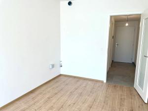 Prodej bytu 1+kk, Praha - Hostavice, Českobrodská, 31 m2