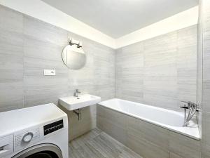 Pronájem bytu 1+kk, Karlín, 40 m2