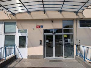 Pronájem bytu 2+kk, Praha - Troja, Hnězdenská, 36 m2