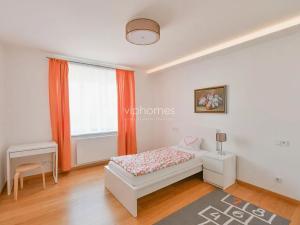 Pronájem vily, Praha - Břevnov, Polní, 250 m2