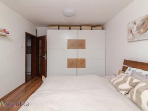 Prodej bytu 2+1, Karviná, Božkova, 56 m2