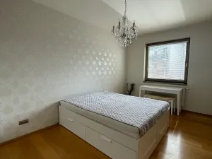 Prodej bytu 2+kk, Praha - Smíchov, U Okrouhlíku, 49 m2