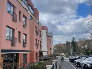 Prodej bytu 2+kk, Praha - Smíchov, U Okrouhlíku, 49 m2